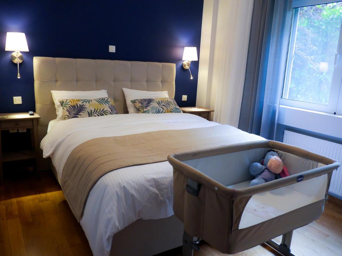 Garden Apartment Next To The Mall -Private Parking Atenas Exterior foto