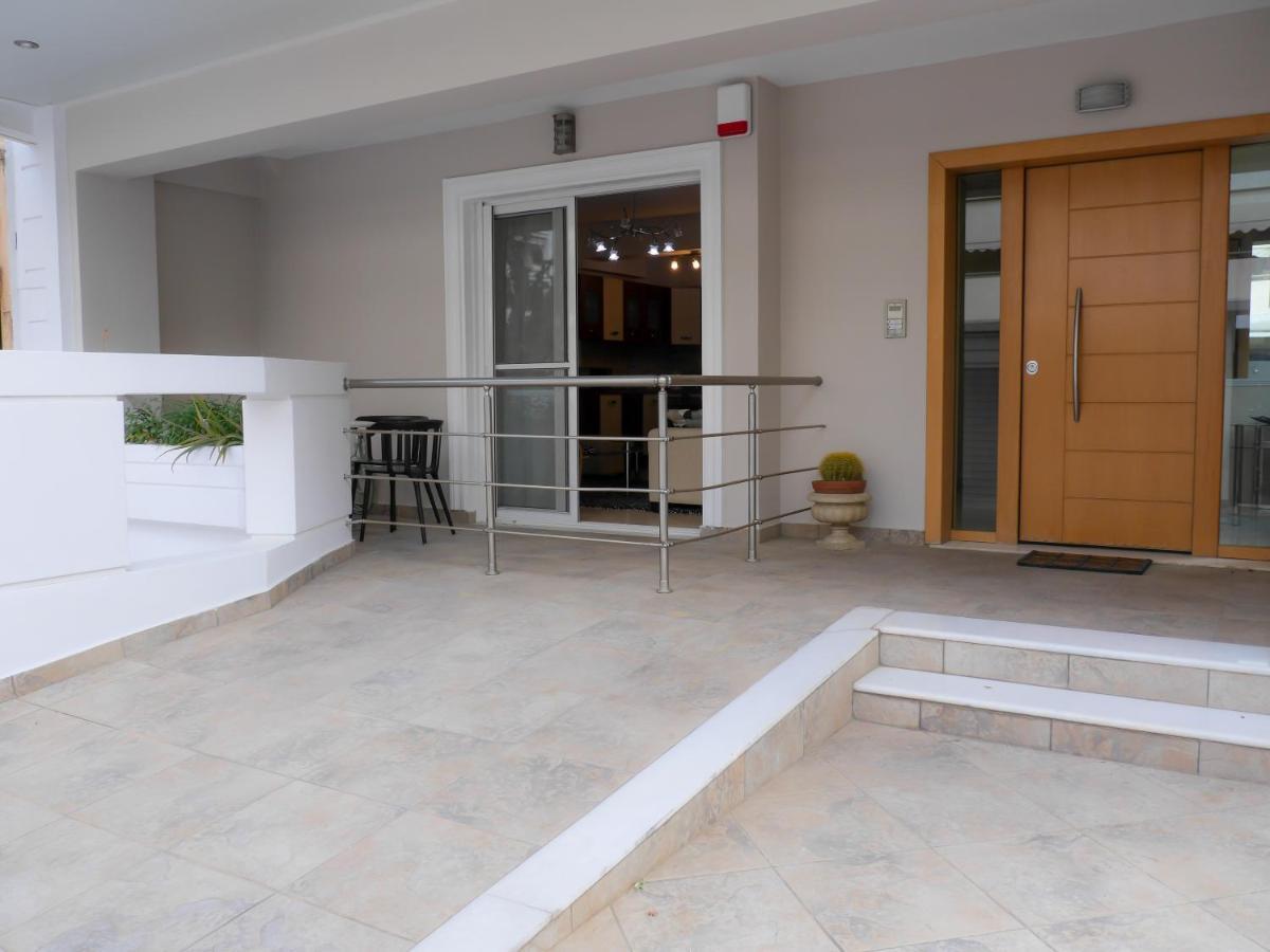 Garden Apartment Next To The Mall -Private Parking Atenas Exterior foto