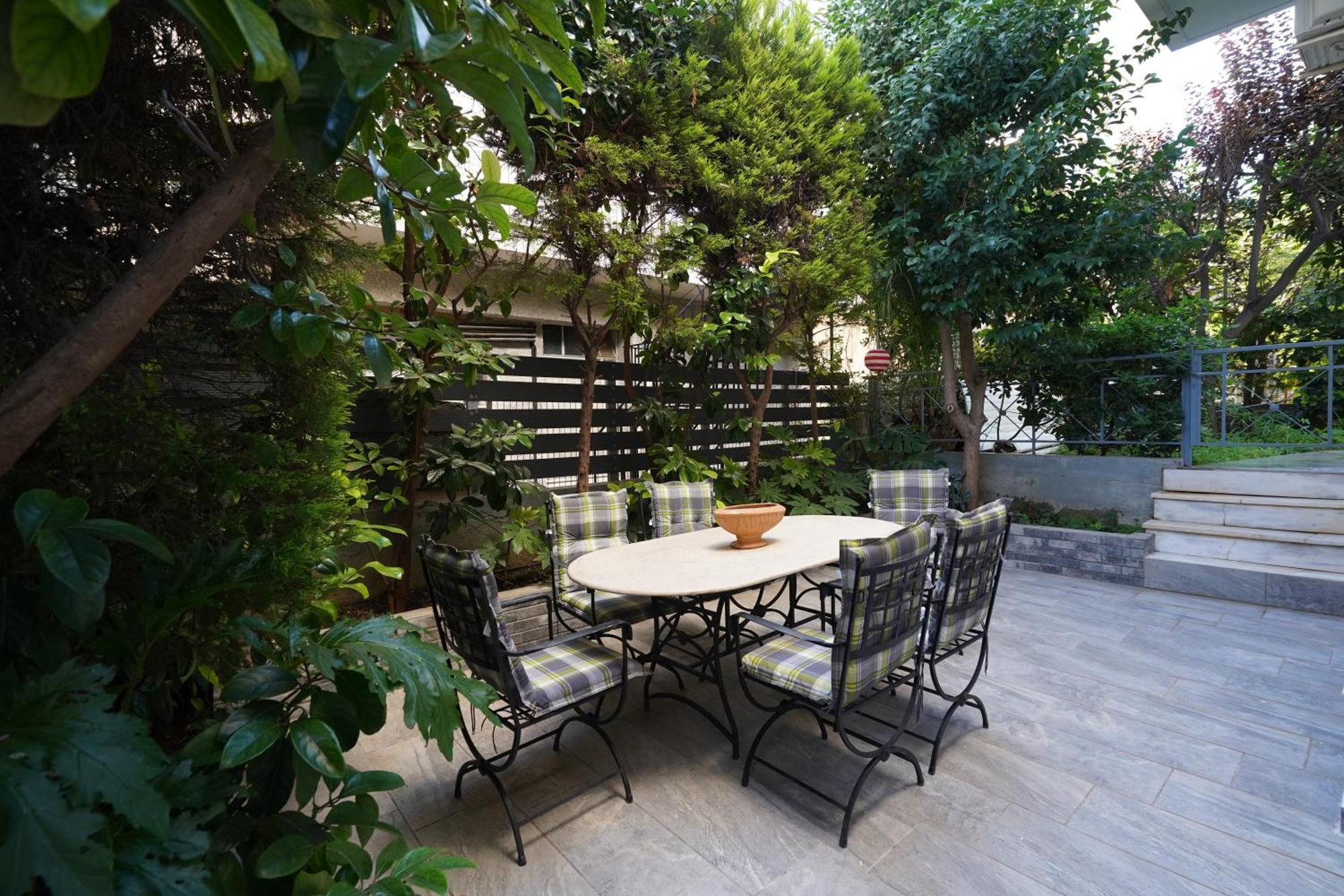 Garden Apartment Next To The Mall -Private Parking Atenas Exterior foto